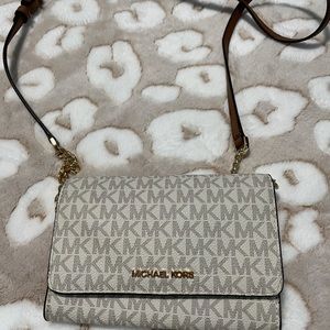 Michael Kors Wallet Crossbody Bag